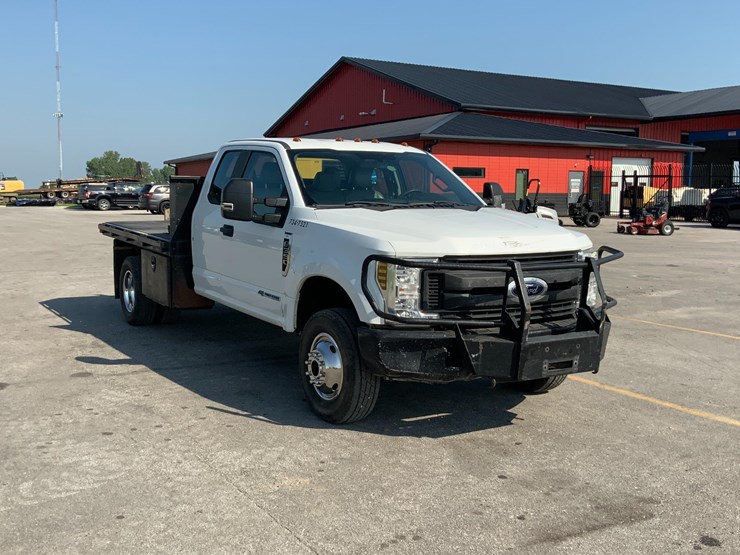 2017-ford-f350-xl-image-10