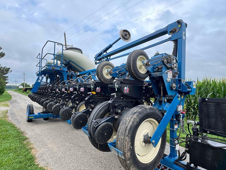 2014-kinze-3600-image-19