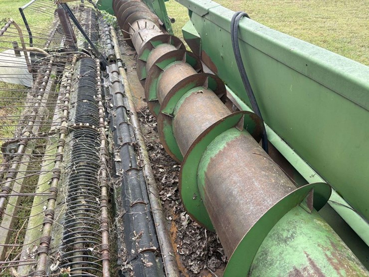 john-deere-224-image-15