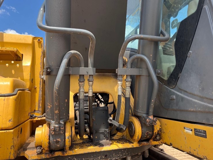 2008-deere-270d-lc-image-27