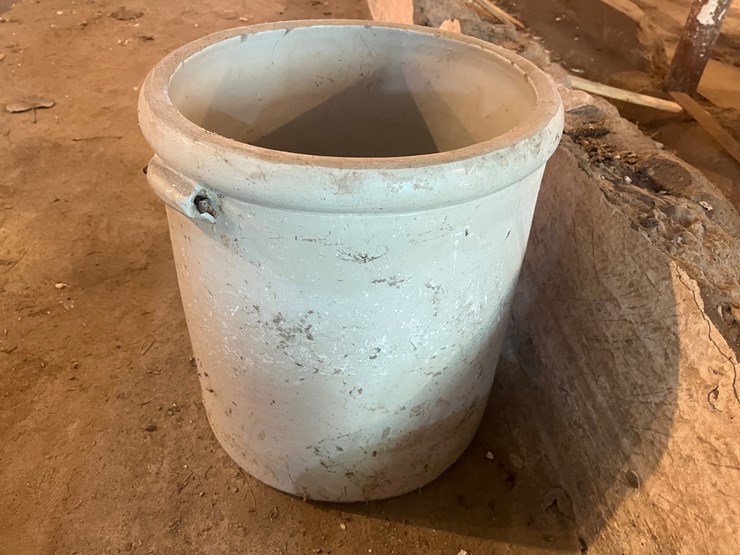 #3068-•-red-wing-10-gal-crock-image-3