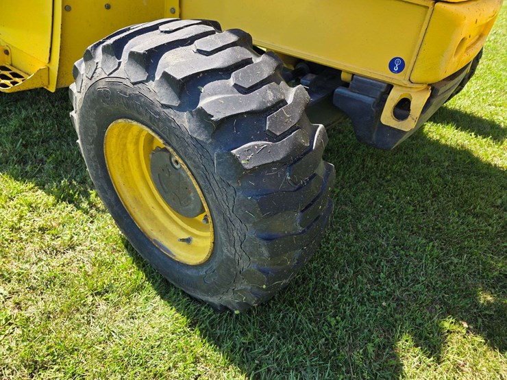 new-holland-lb75-image-26