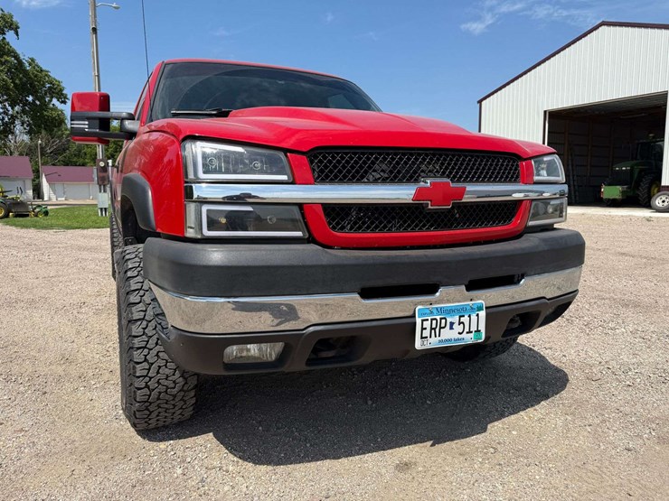 2004-chevrolet-2500hd-image-12