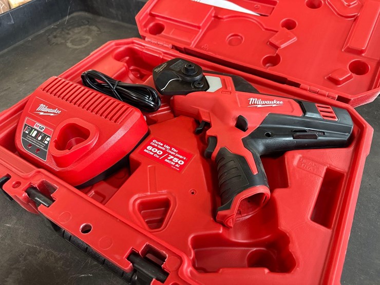 unused-milwaukee-m12-600mcm-cordless-cable-cutter,-no-battery-support-equipment-image-2