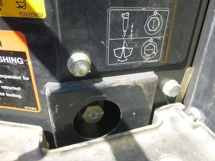 2022-deere-17g-image-33