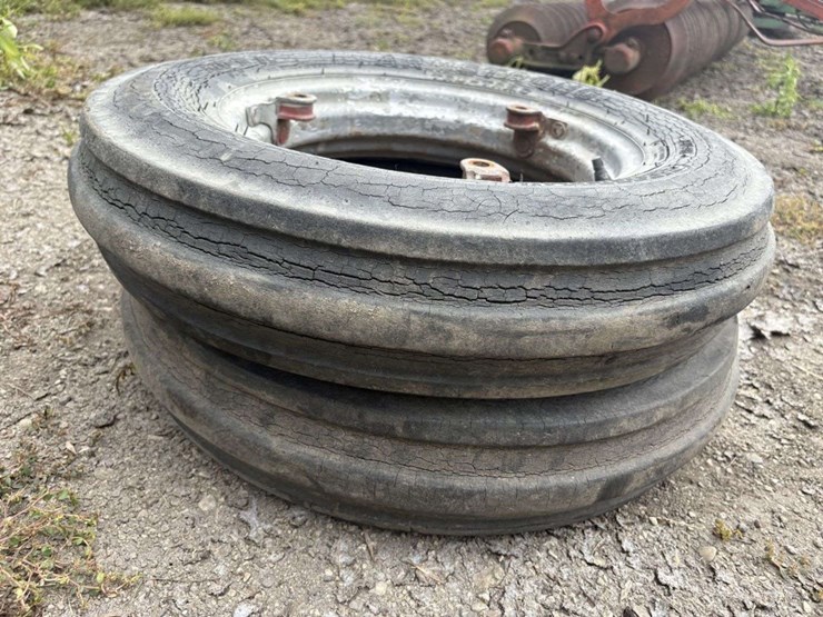 (2)-5.00-15-tires-on-farmall-front-rims,-buying-all-for-one-money-image-4