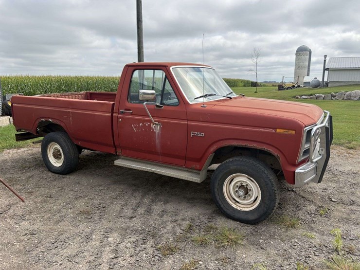 1984-ford-f250-image-3