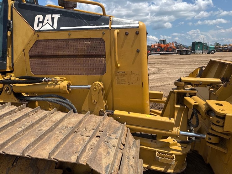 2005-caterpillar-d3g-lgp-image-21