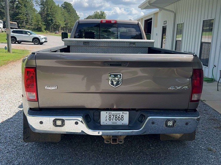 2010-dodge-3500-image-4