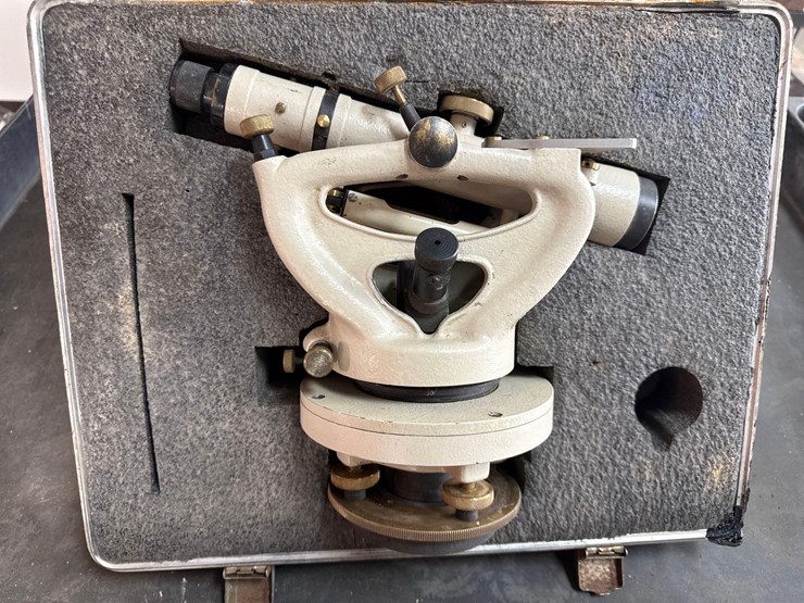 berger-504-transit-survey-equipment-image-2