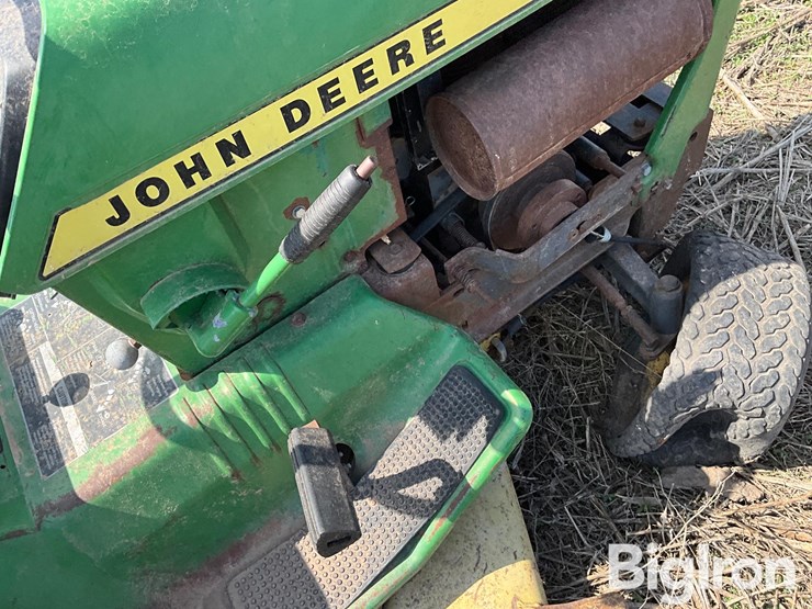 john-deere-212-image-9