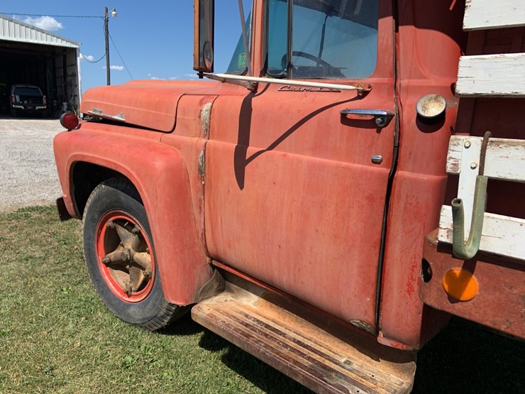 1958-ford-single-axle-grain-truck-image-13