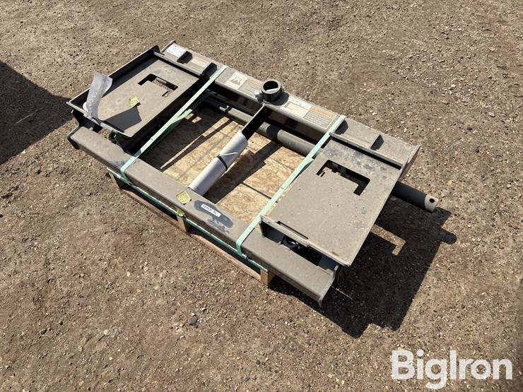 cnh-3-prong-skid-steer-bale-spear-image-1