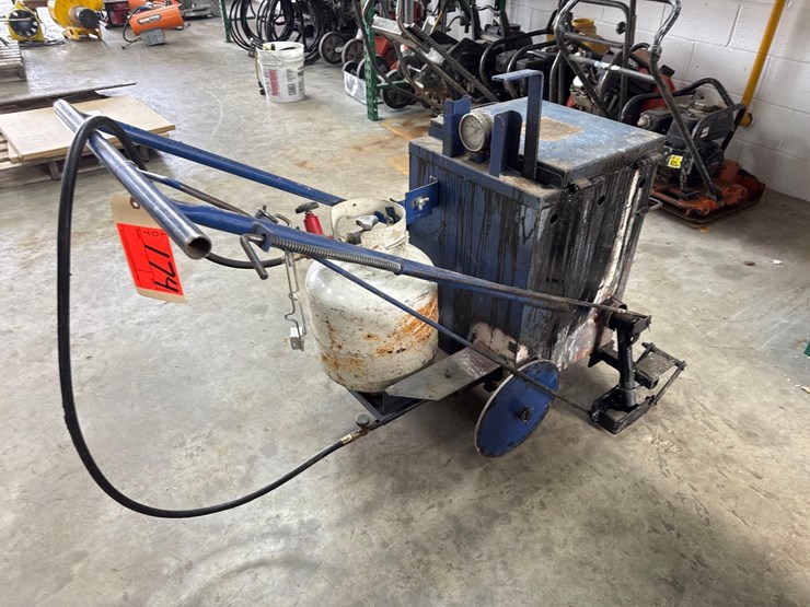 gingway-wheeled-tar-pot,-propane-heat-support-equipment-image-2