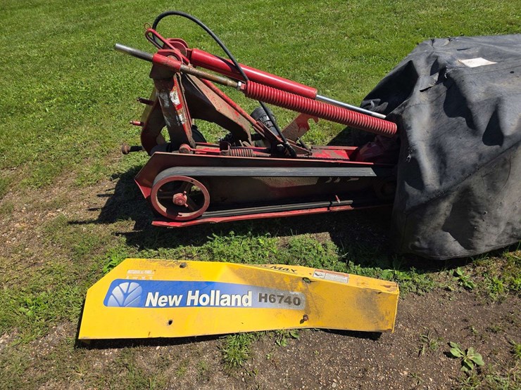 new-holland-h6740-image-14