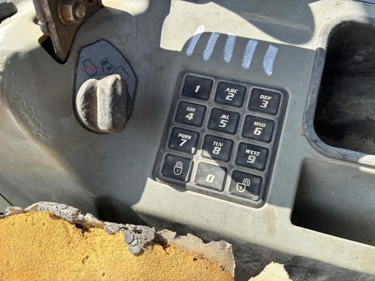 2014-bobcat-e35i-image-38