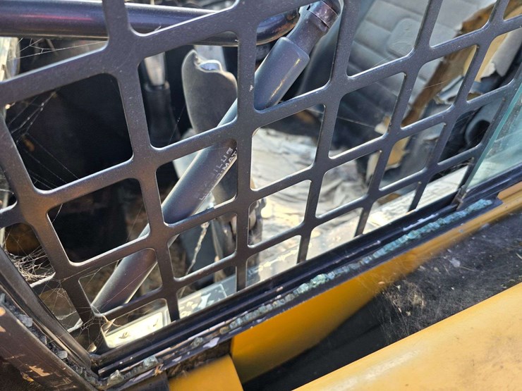 john-deere-250-image-26