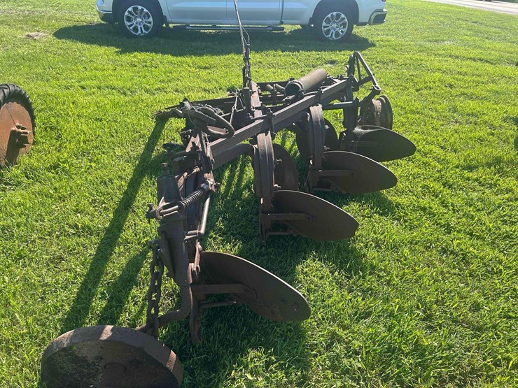 antique-plow-image-3