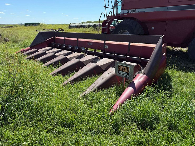 case-ih-1083-image-1