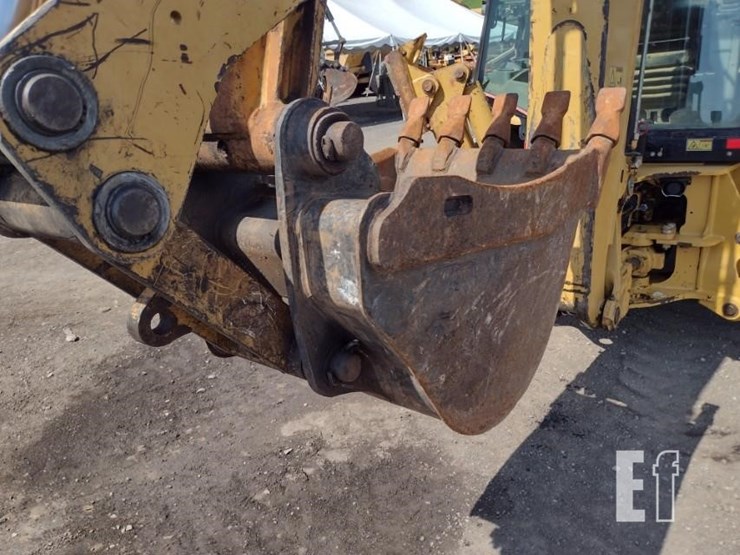 2004-caterpillar-420d-image-32