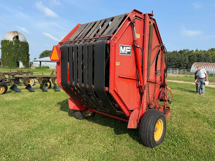 massey-ferguson-560-image-7