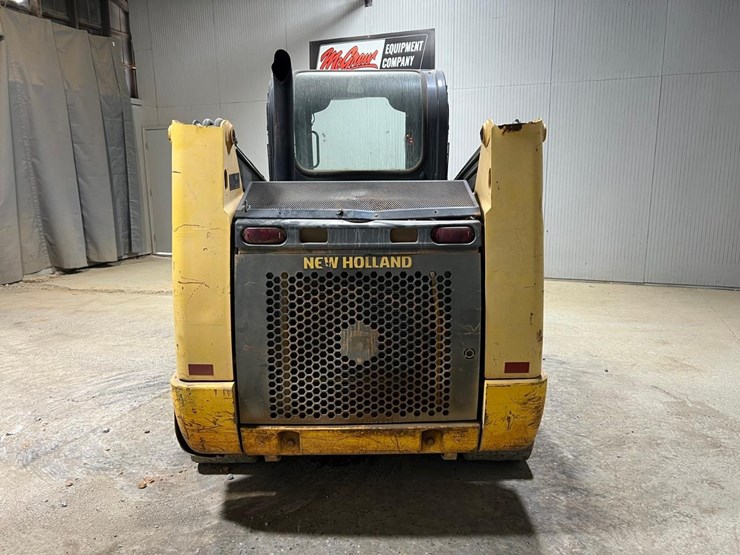 new-holland-c227-image-4