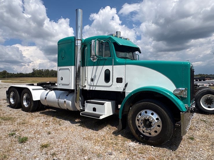 1998-peterbilt-378-image-3
