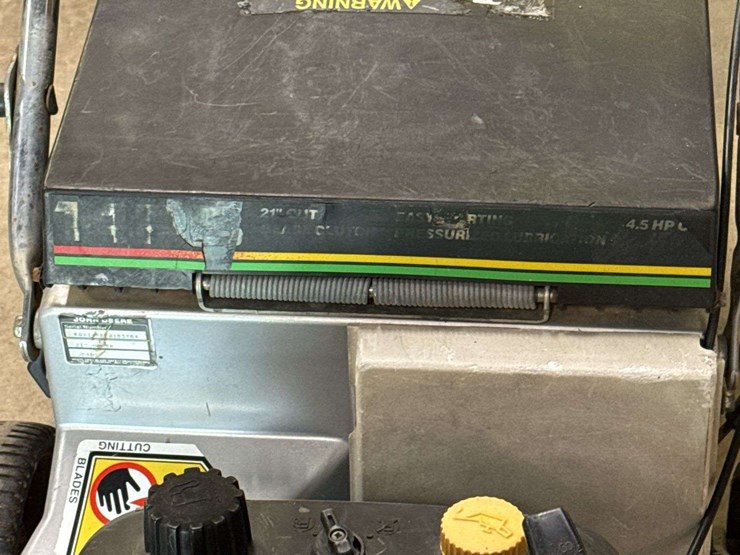 john-deere-push-mower-image-5