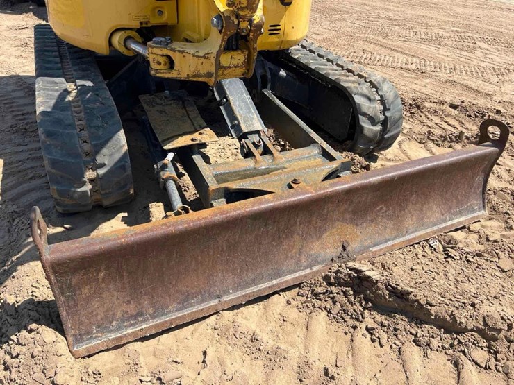 2015-komatsu-pc35-image-29