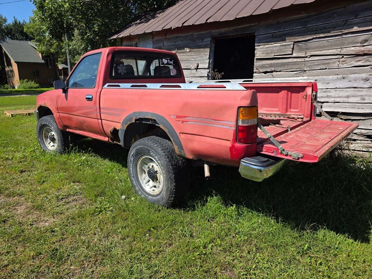 1990-toyota-pickup,-5-speed-with-reverse,-regular-cab,-187,724-miles,-vin:-0008823,-*untested-image-3