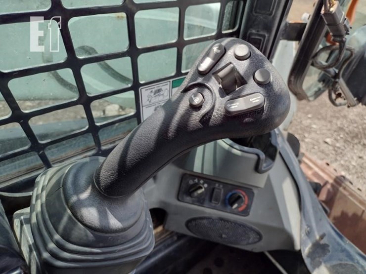 2017-bobcat-s570-image-10