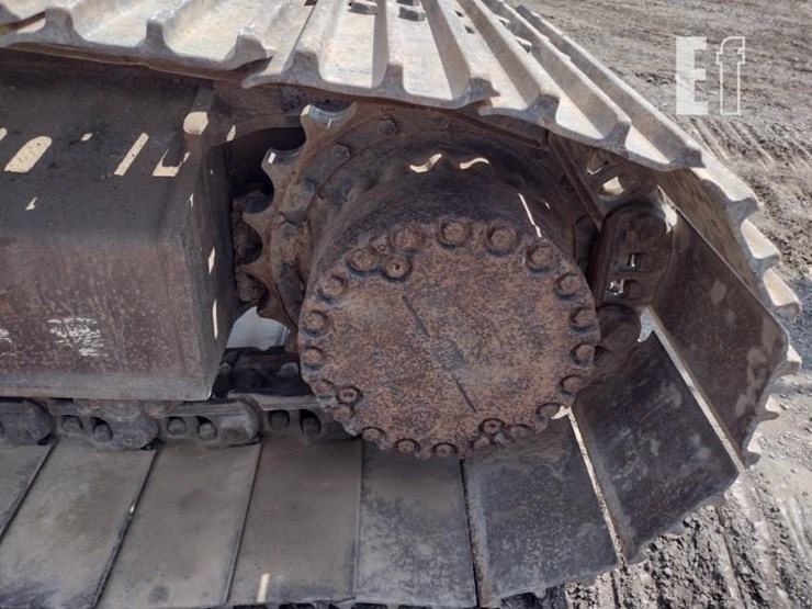 2011-komatsu-pc228us-lc-8-image-27