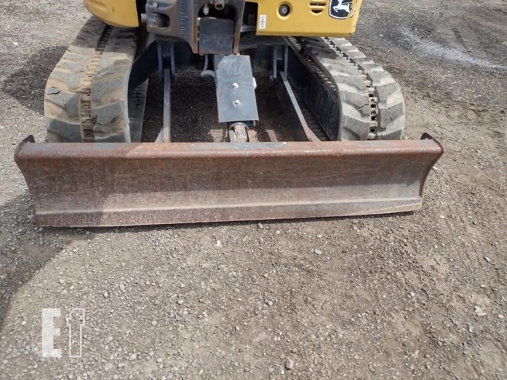 2021-deere-26g-image-18