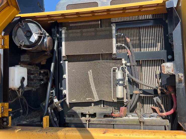2018-deere-160g-lc-image-32