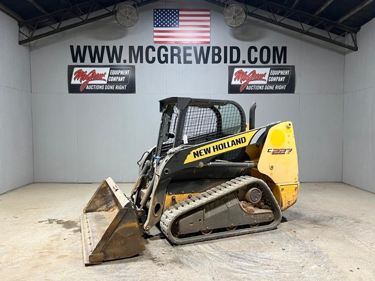 new-holland-c227-image-1