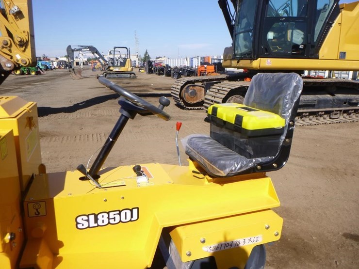 2025-sdlool-sl850-tandem-vibratory-roller-image-15