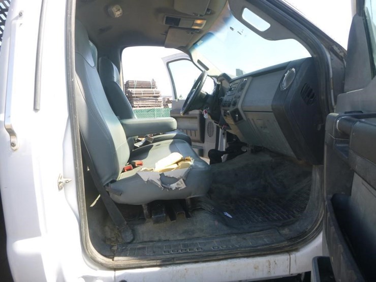 2017-ford-f650-image-12