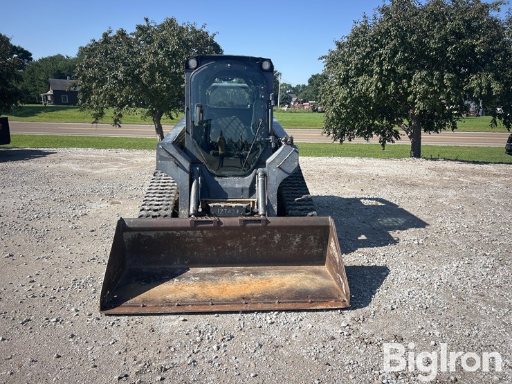 2013-deere-323d-image-2