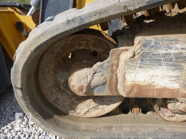 2023-deere-325g-image-32