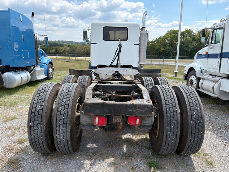 peterbilt-378-image-5