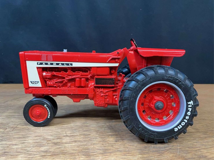 1/16-farmall-706-firestone-nib-ertl-image-4