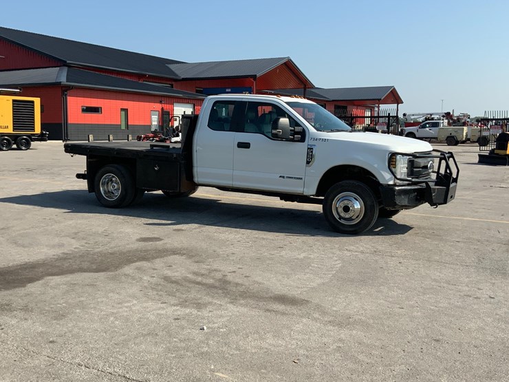 2017-ford-f350-xl-image-12