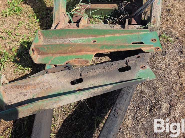 john-deere-12-image-15