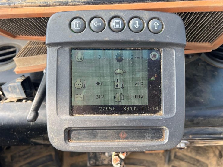 2010-deere-1110e-image-38