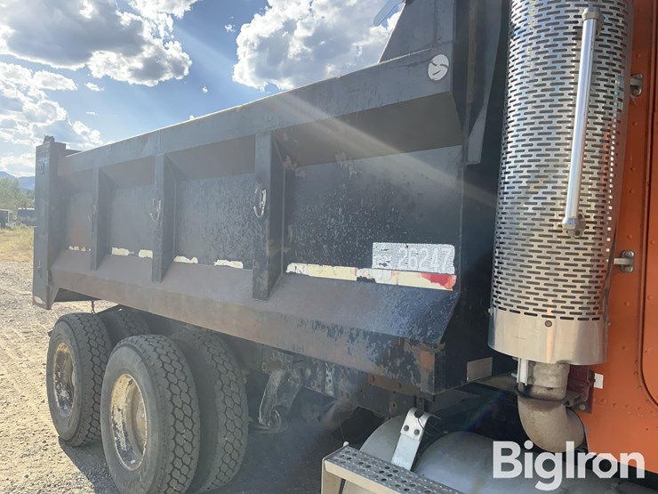 1996-freightliner-fld112-image-16