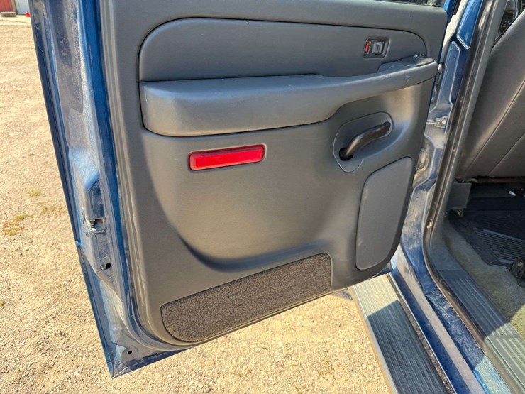 2005-chevrolet-2500-image-42