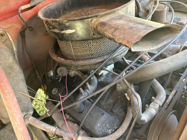 1967-chevy-c50-grain-truck,-tandem-axle-with-hyd-lift-tag-axle,-350-v8,-4+2,-8.25-20-tires,-17.5’-wo-image-32