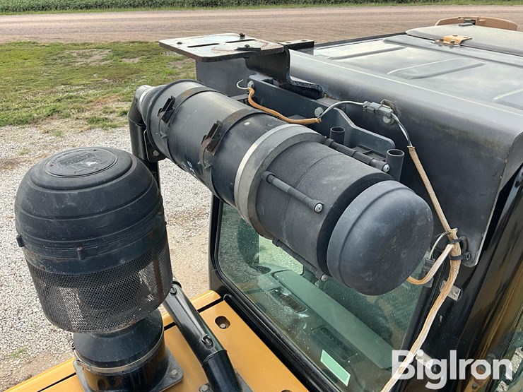 2011-caterpillar-320d-image-19