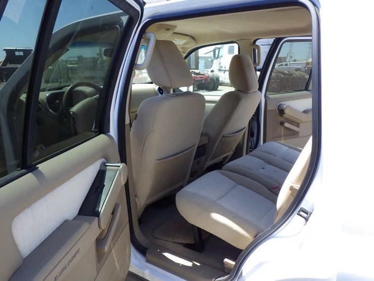 2009-ford-explorer-image-7