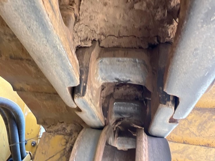 2021-caterpillar-d4-lgp-image-19